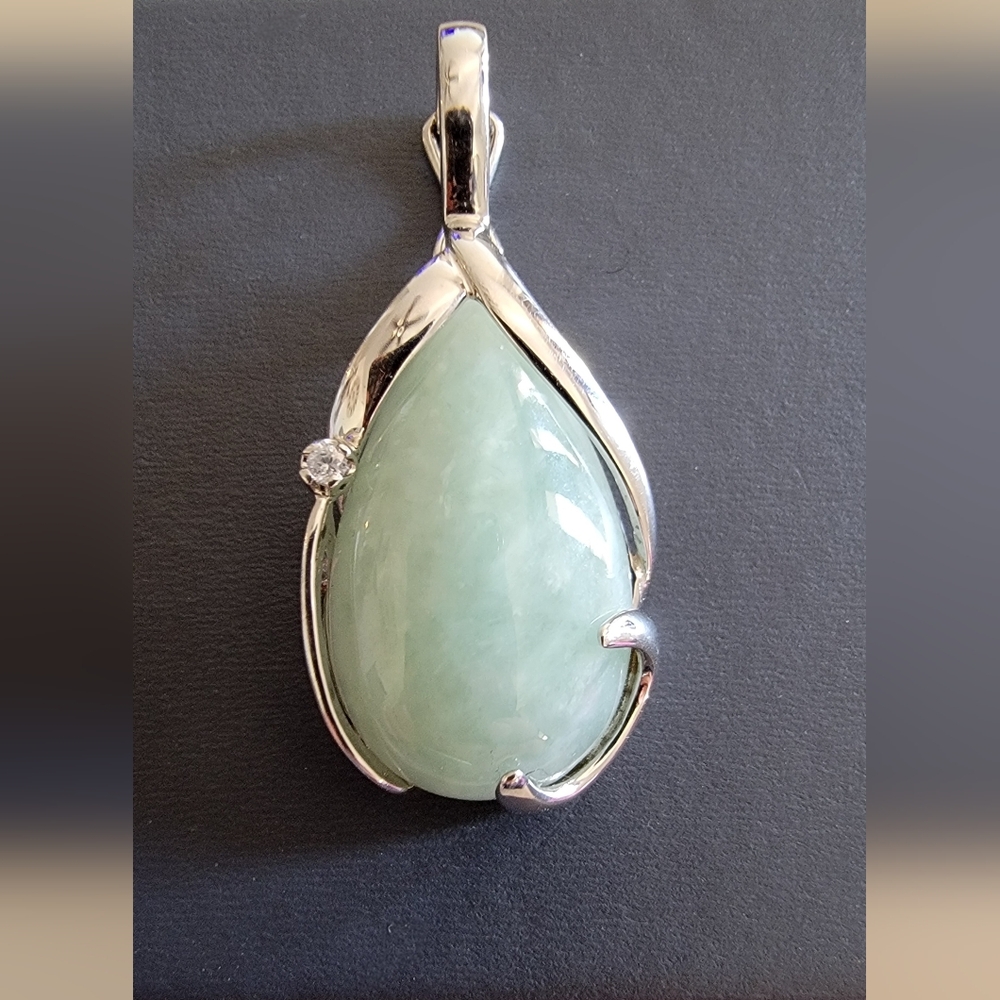GREEN JADE, Diamond Accent, Tear Drop, .925 Pendant 💚✨️